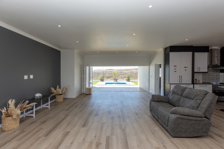 3 Bedroom Property for Sale in Country Club Western Cape